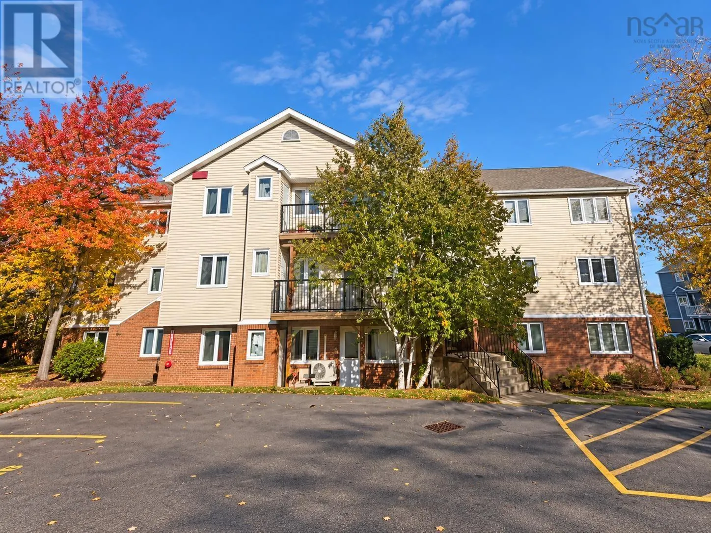303 131 Farnham Gate Road