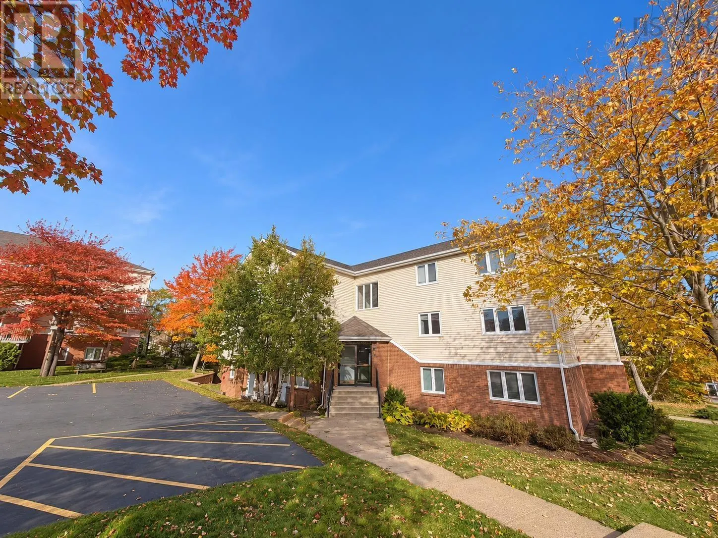 303 131 Farnham Gate Road