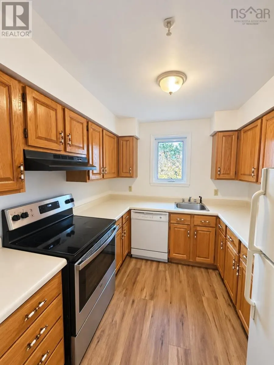303 131 Farnham Gate Road