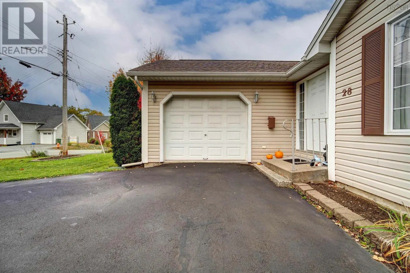 28 Fort Sackville Road