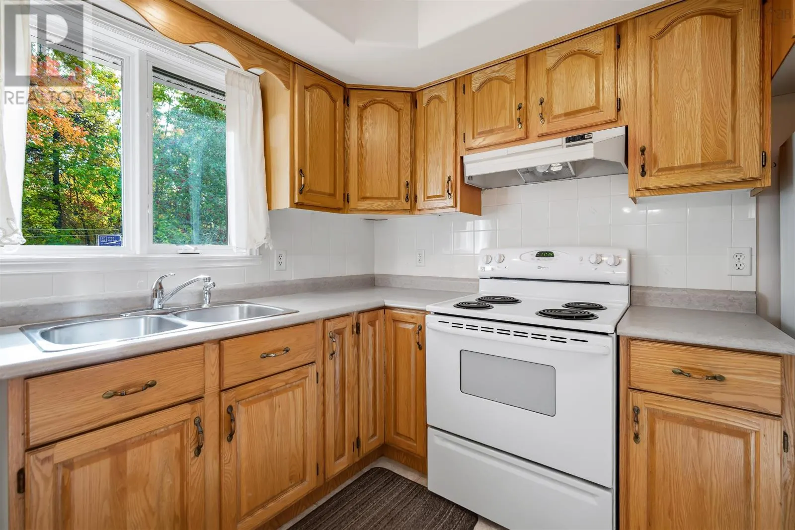 28 Fort Sackville Road