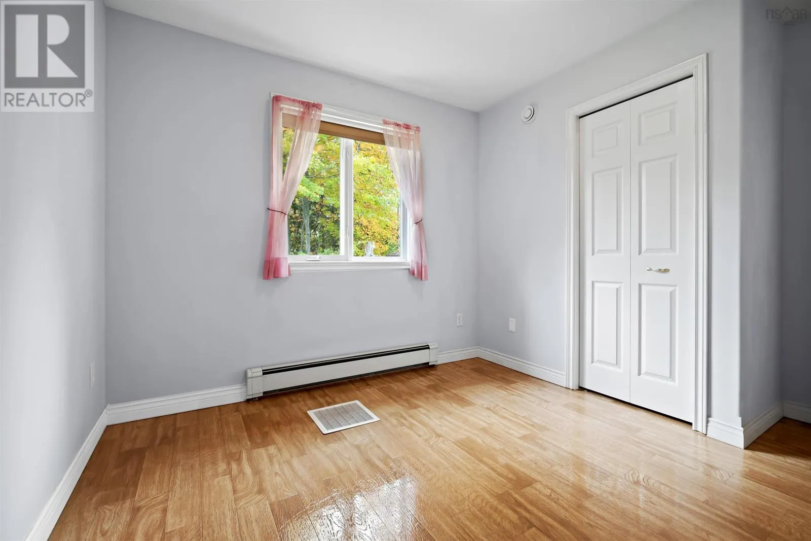 28 Fort Sackville Road