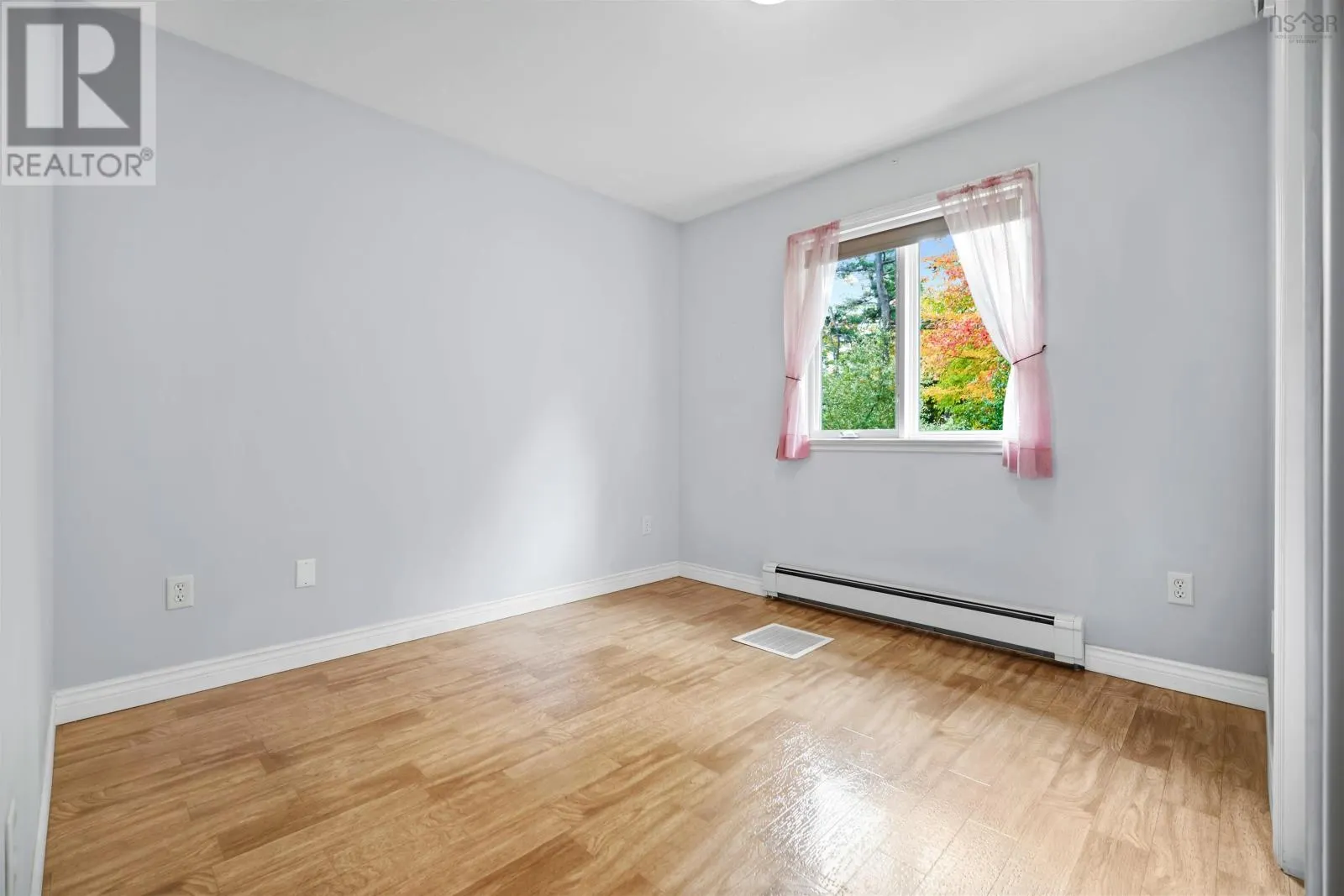 28 Fort Sackville Road