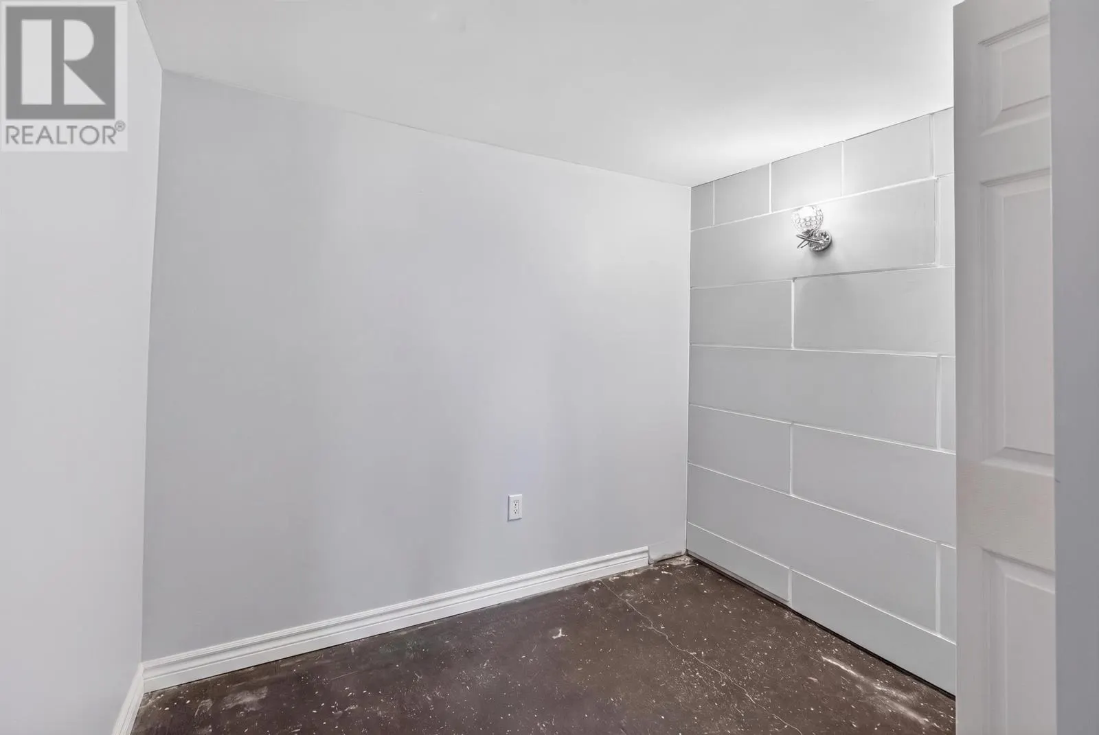 289 Granville St