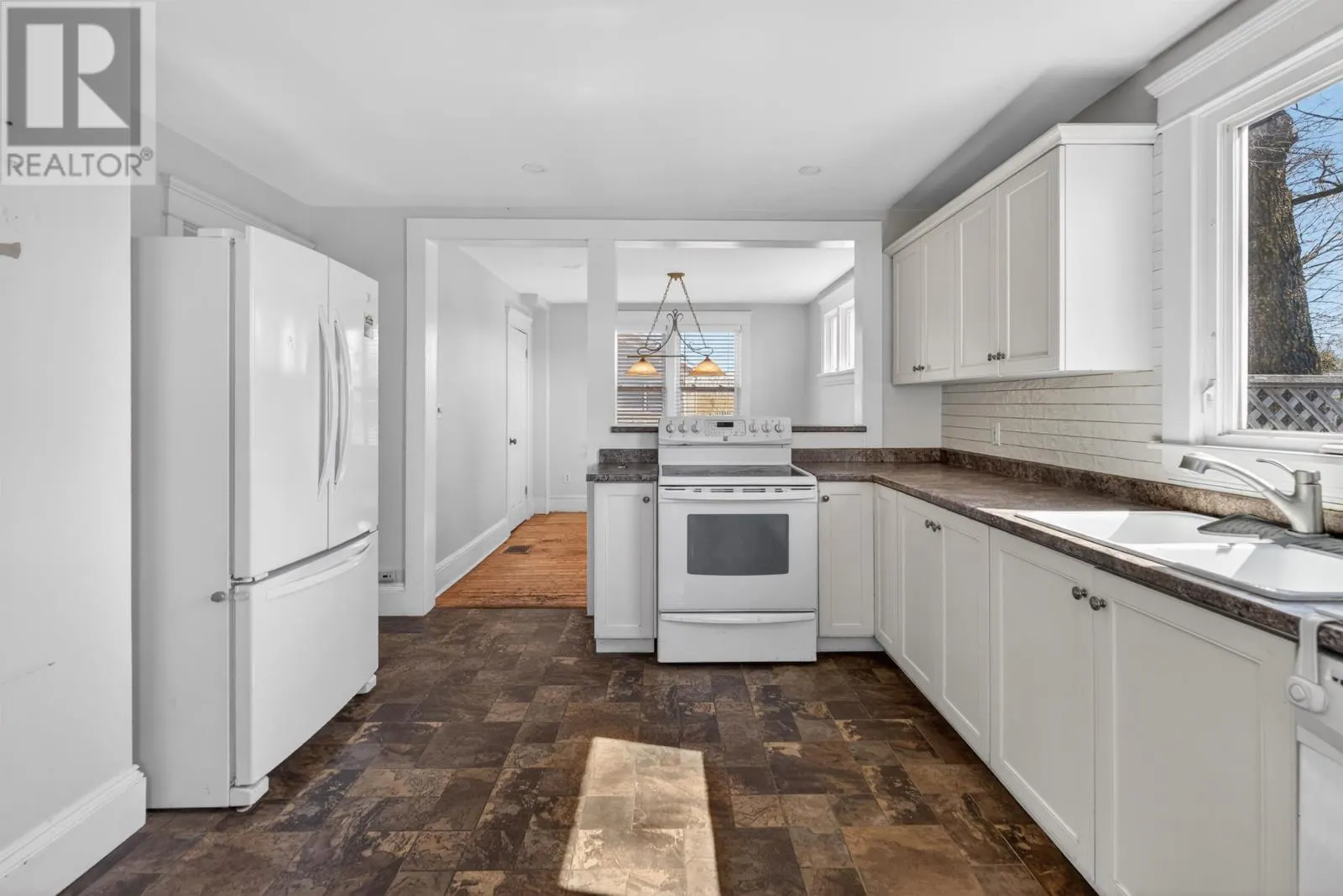 289 Granville St