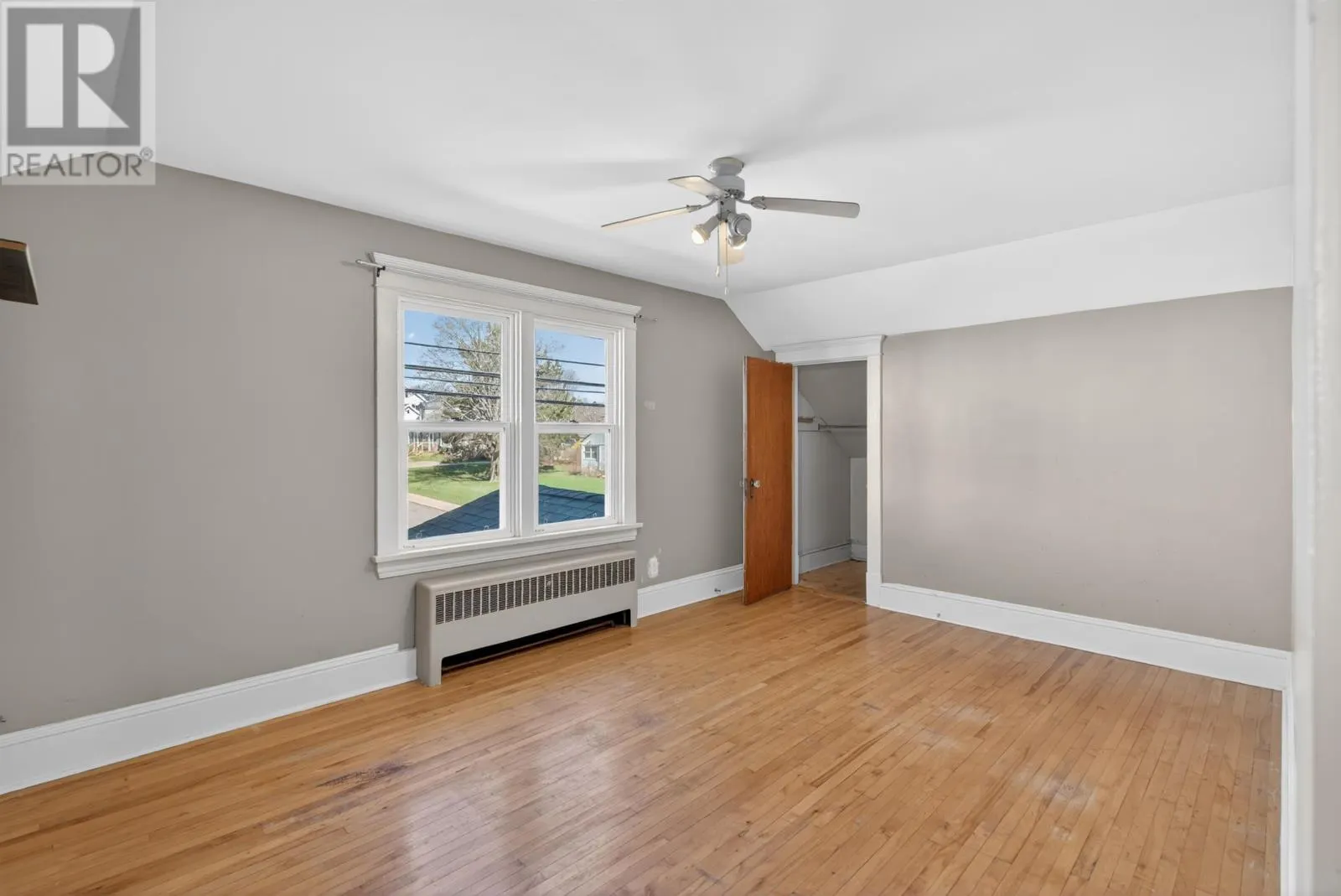 289 Granville St