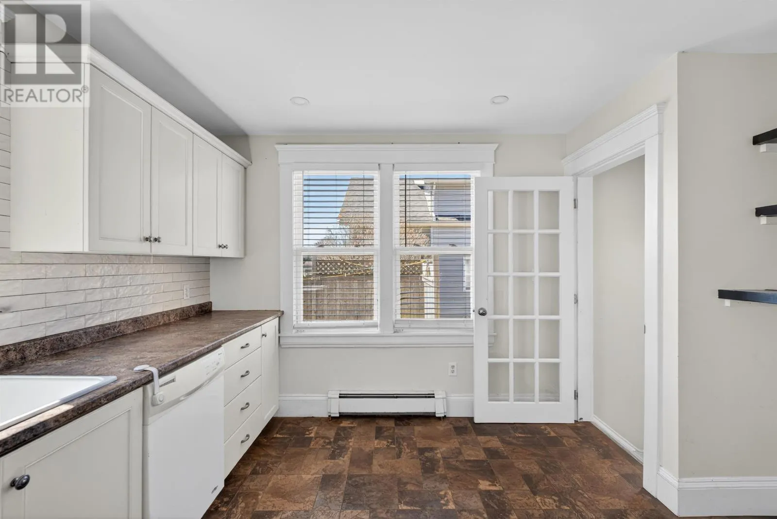 289 Granville St