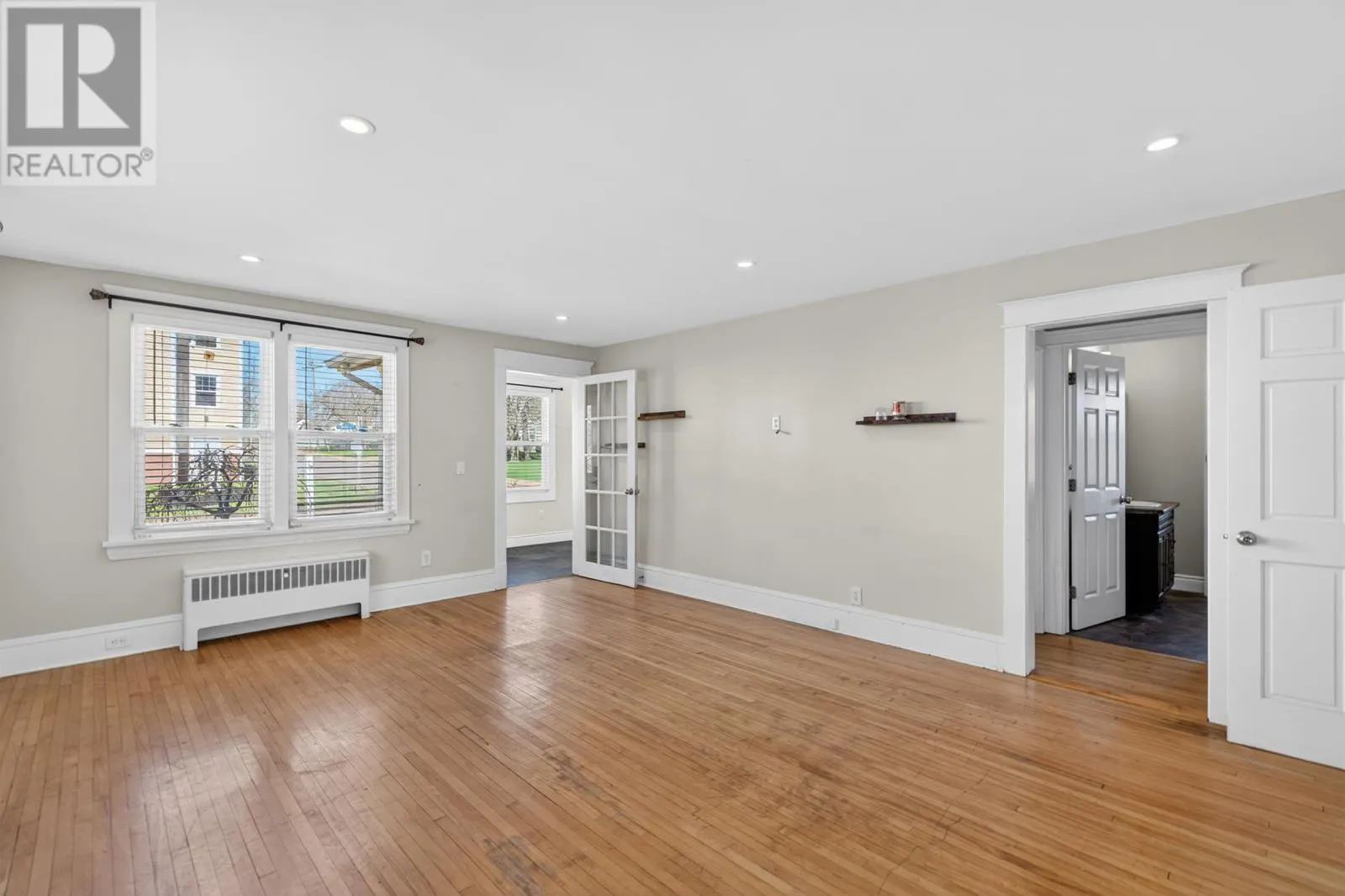 289 Granville St