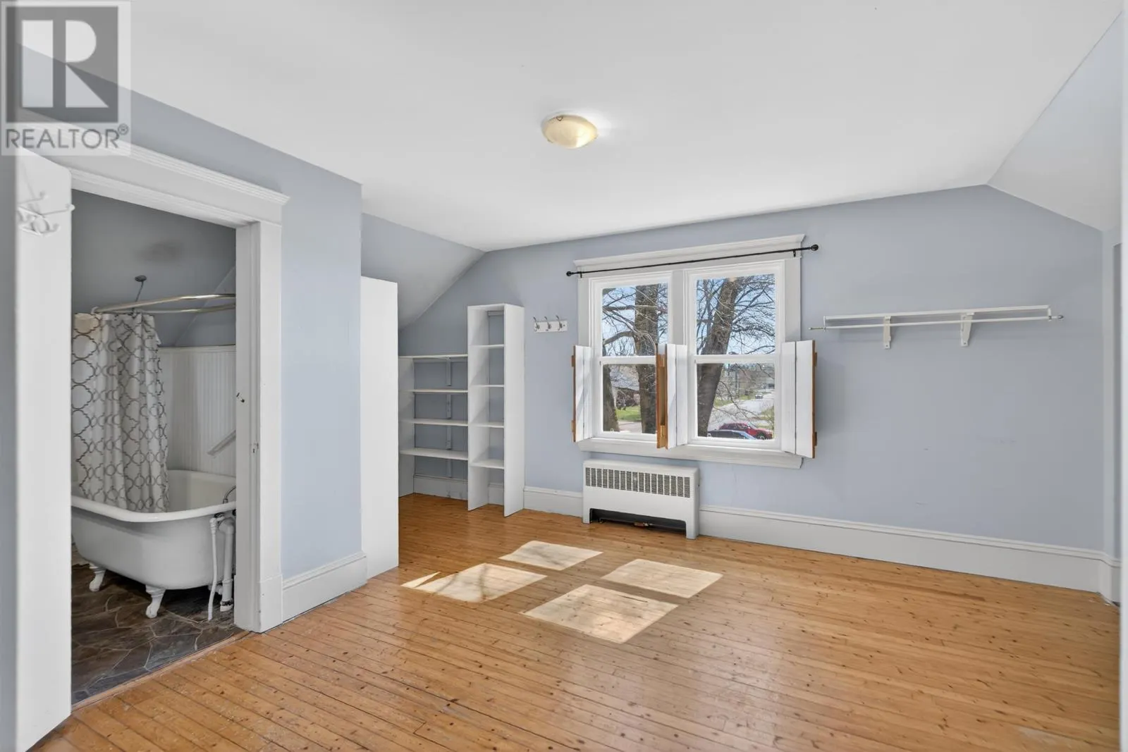 289 Granville St