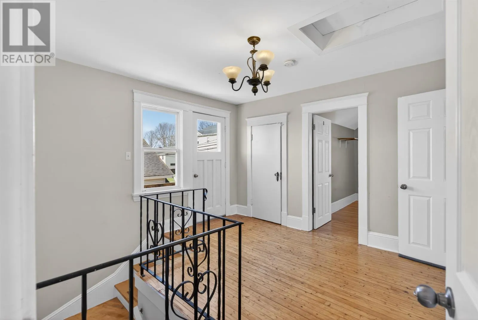 289 Granville St