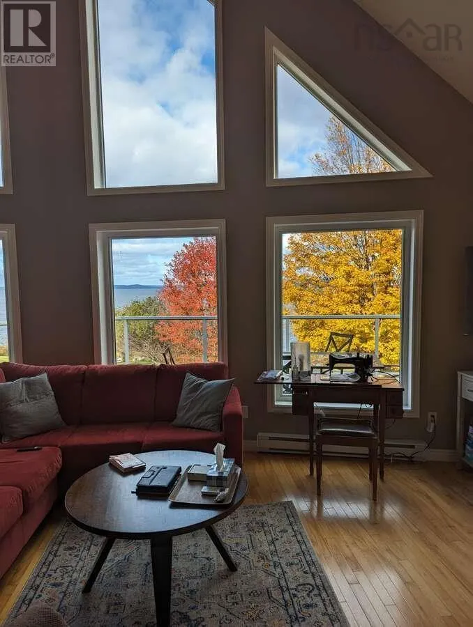 368 Lakeshore Drive