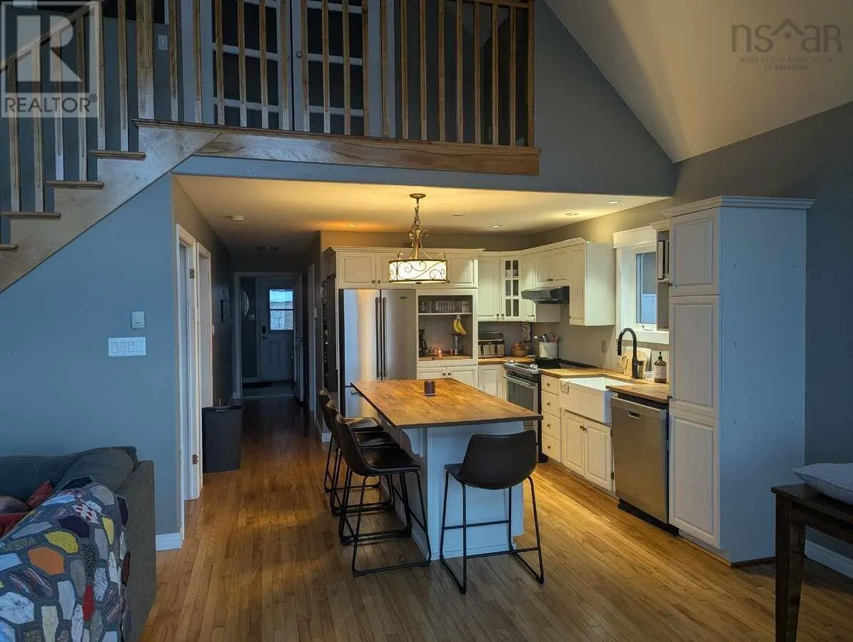 368 Lakeshore Drive