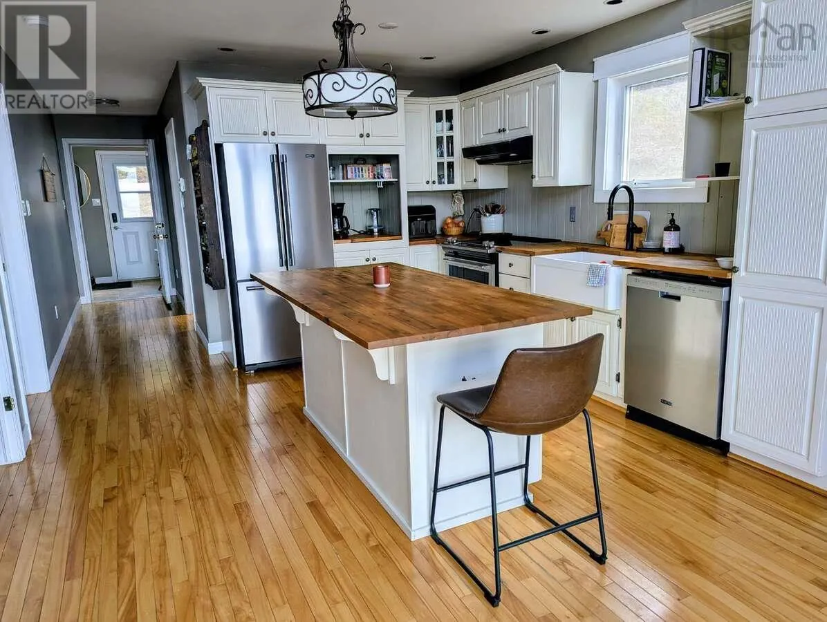 368 Lakeshore Drive