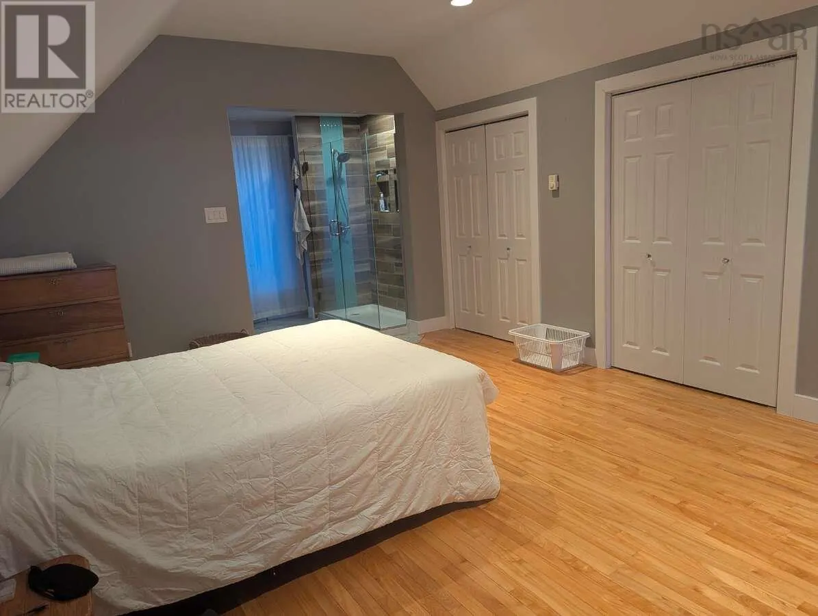 368 Lakeshore Drive