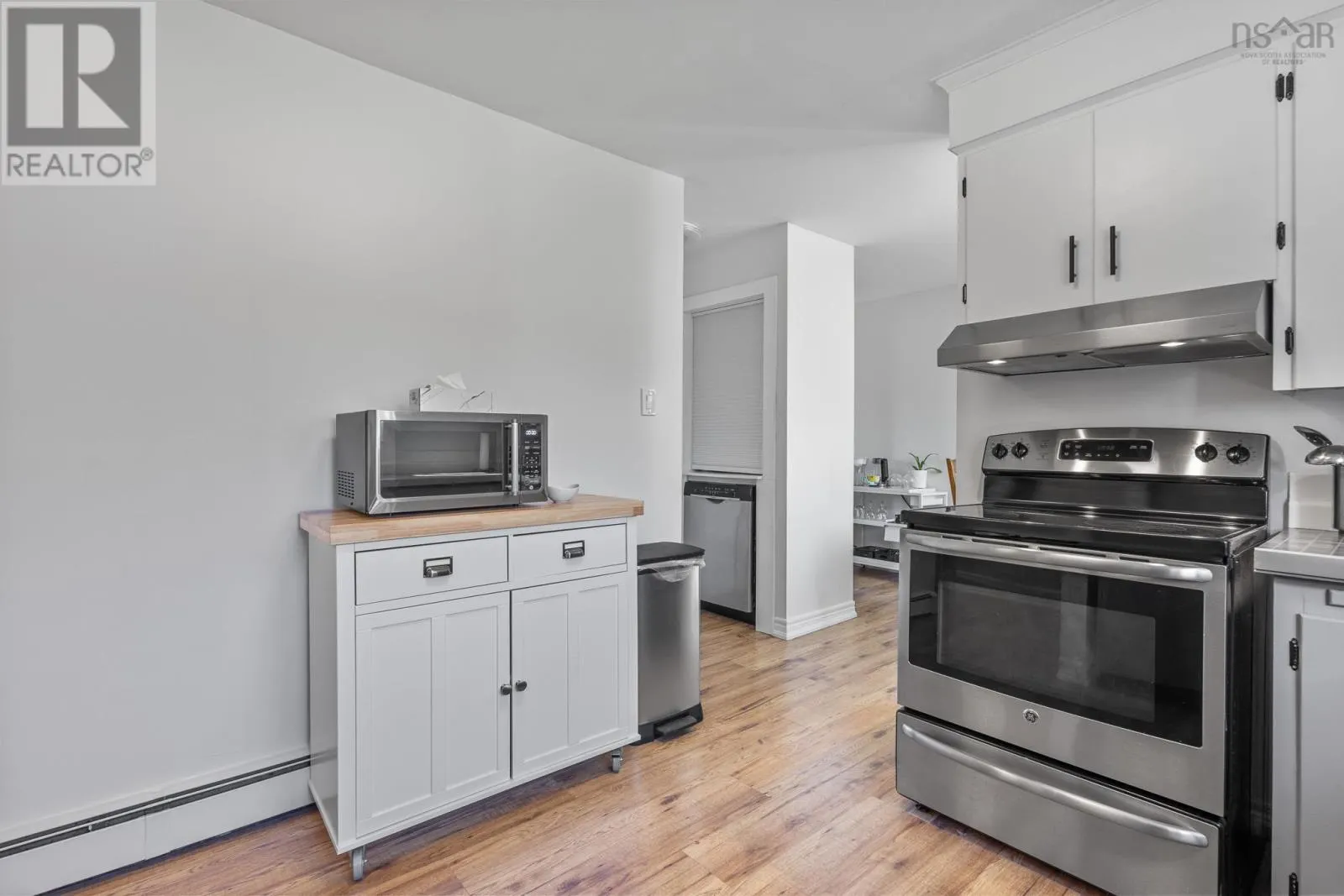 A & B 86 Oakes Road