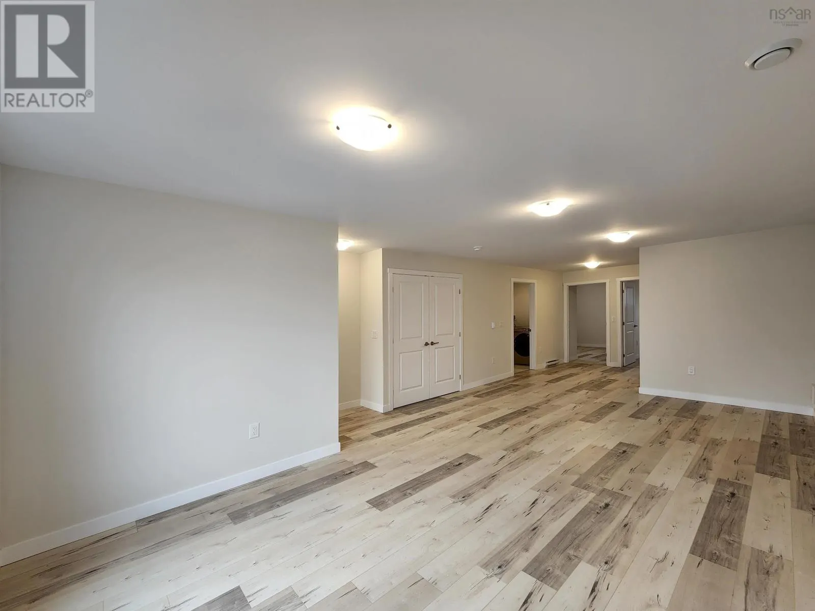 77 Golden Way
