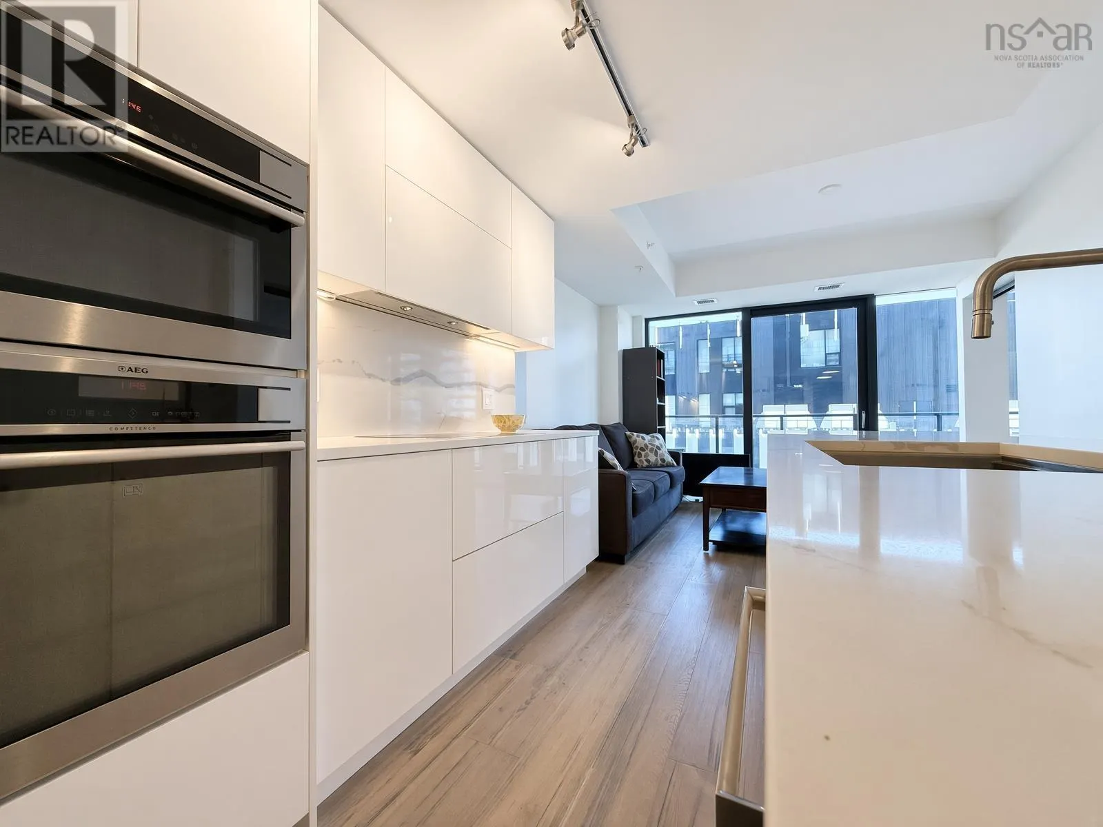 1206 1650 Granville Street