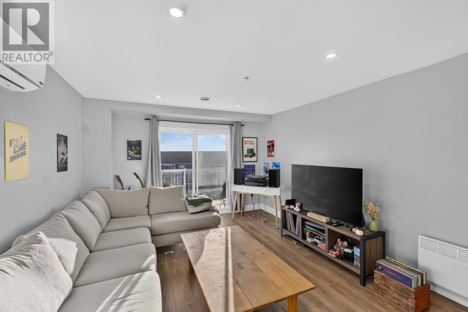 401 24 GILBERT Drive