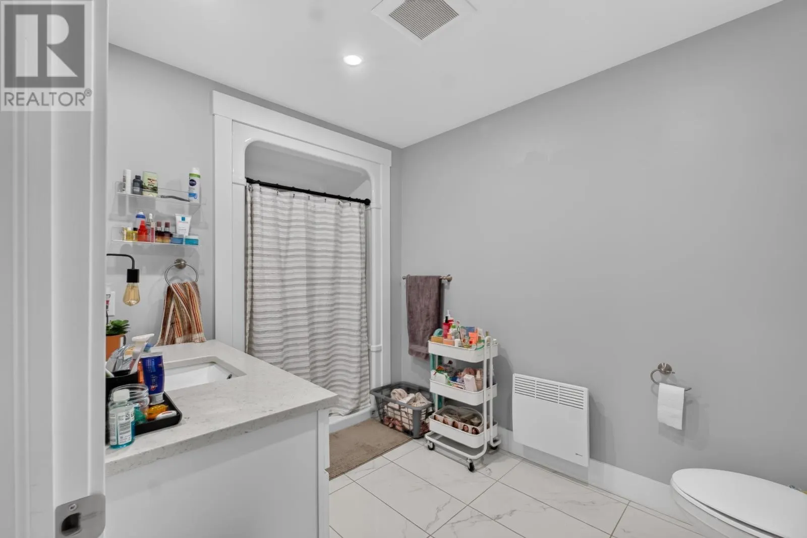 401 24 GILBERT Drive