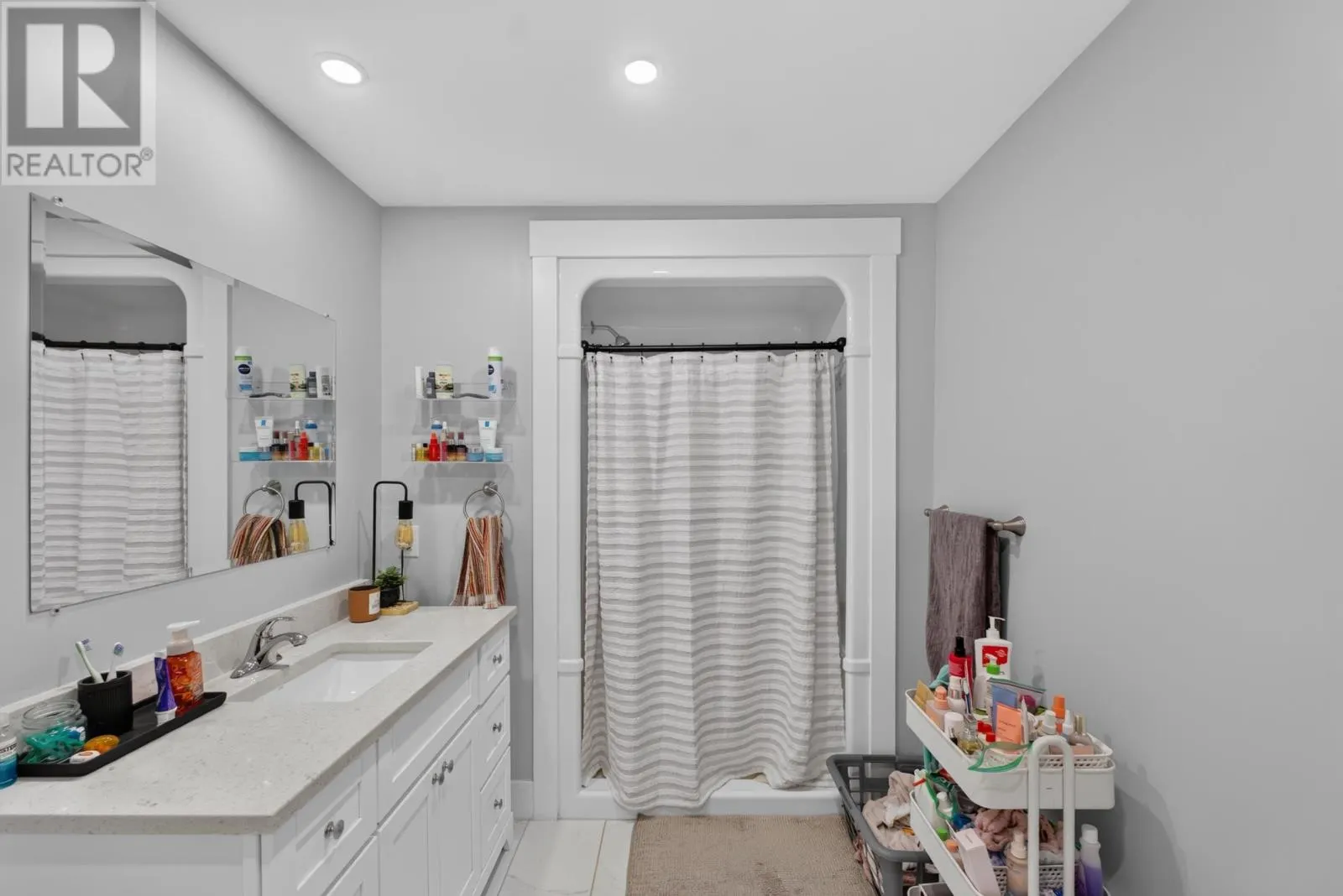 401 24 GILBERT Drive