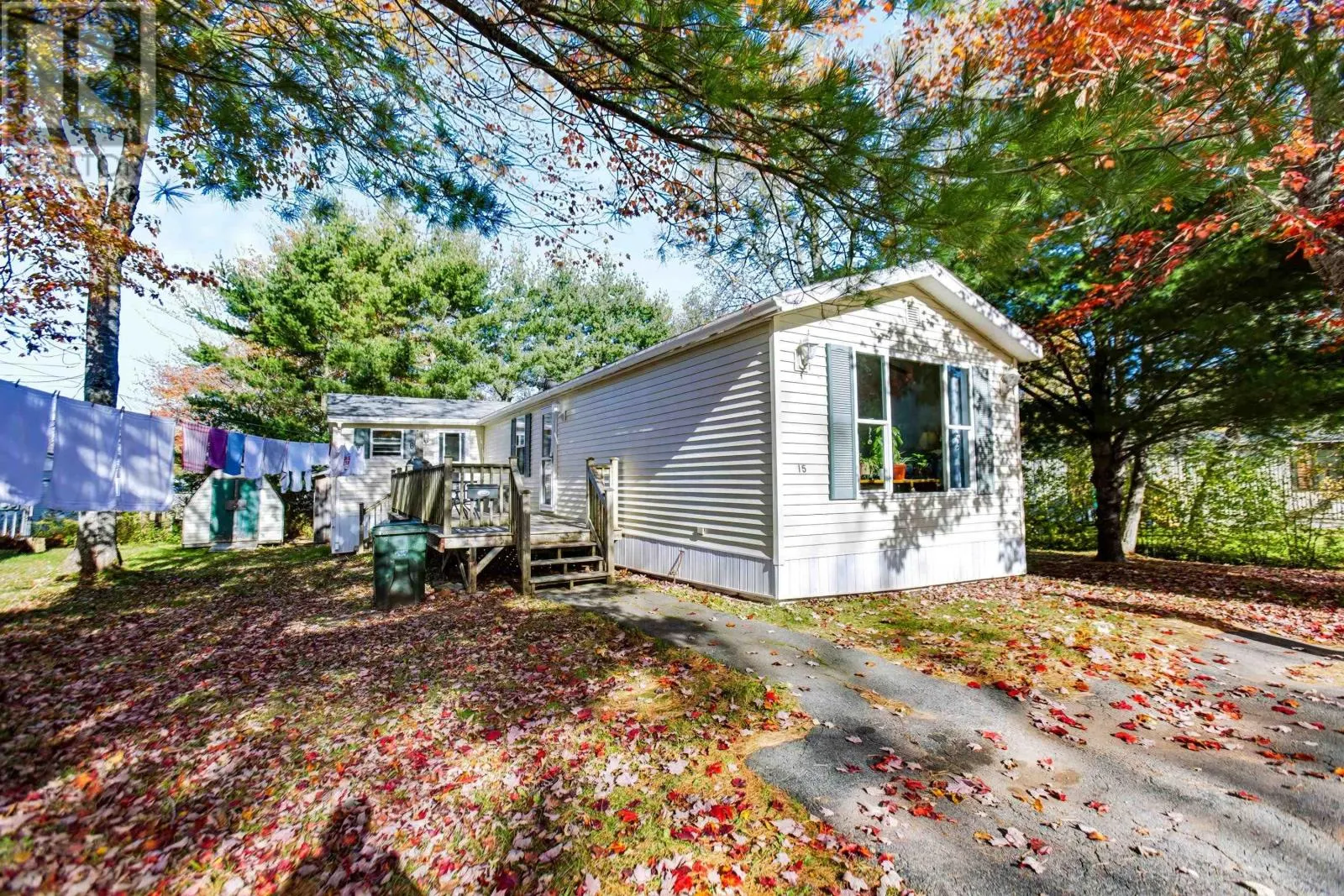 15 Woodlawn Drive