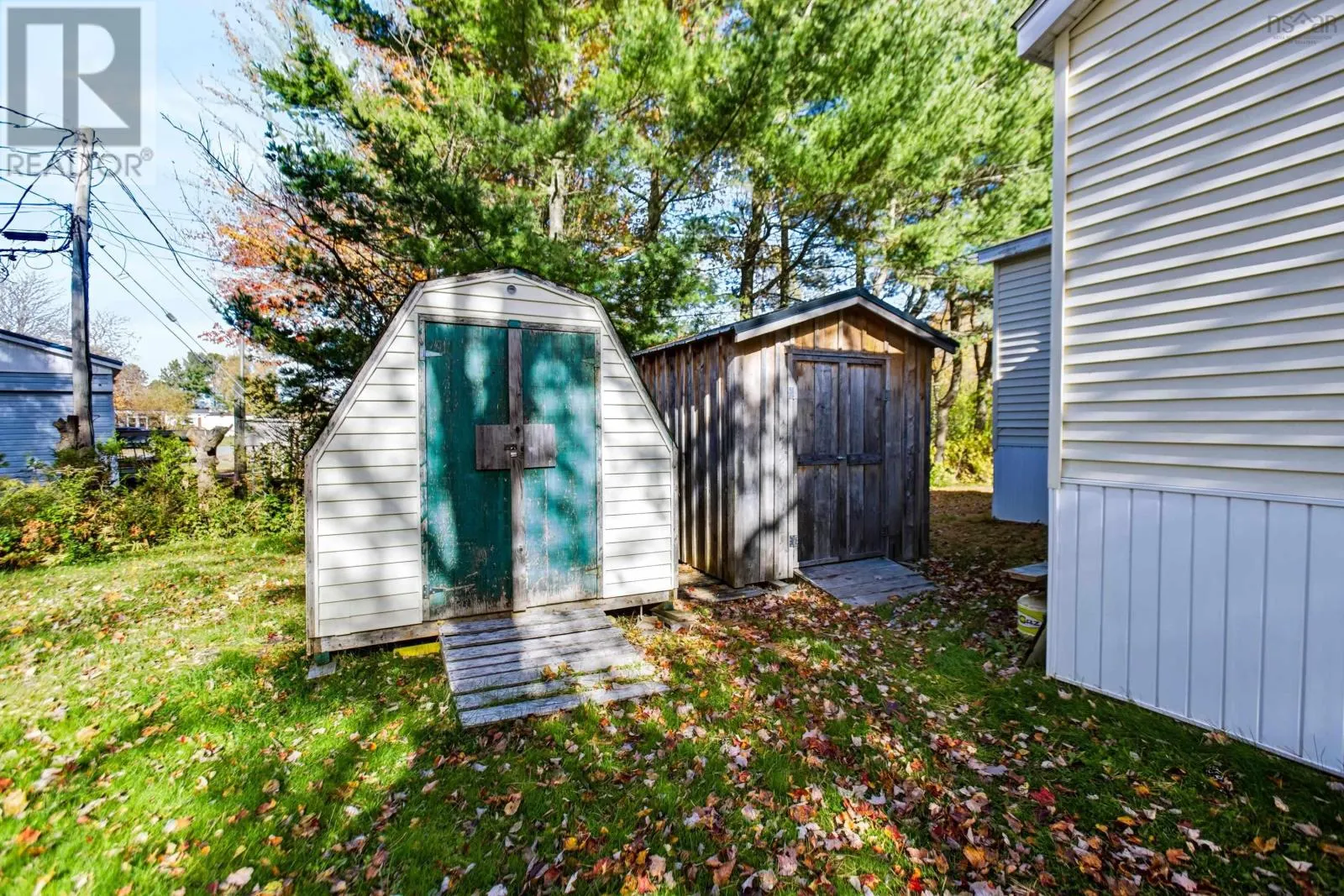 15 Woodlawn Drive