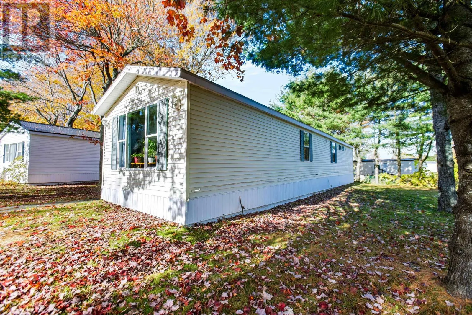 15 Woodlawn Drive