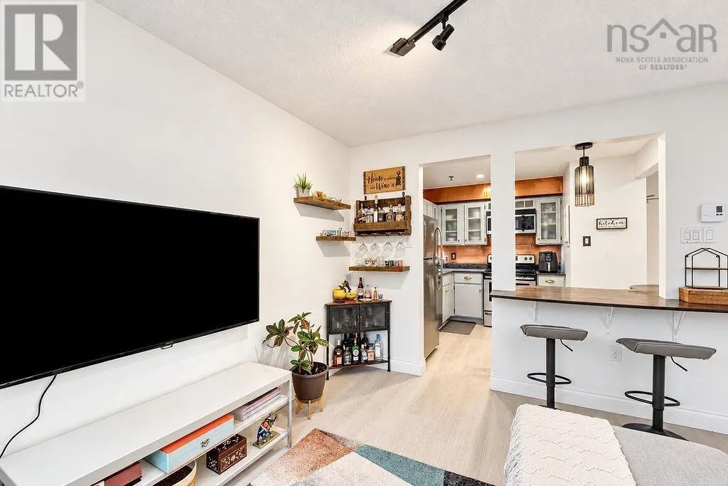 206 75 Collins Grove