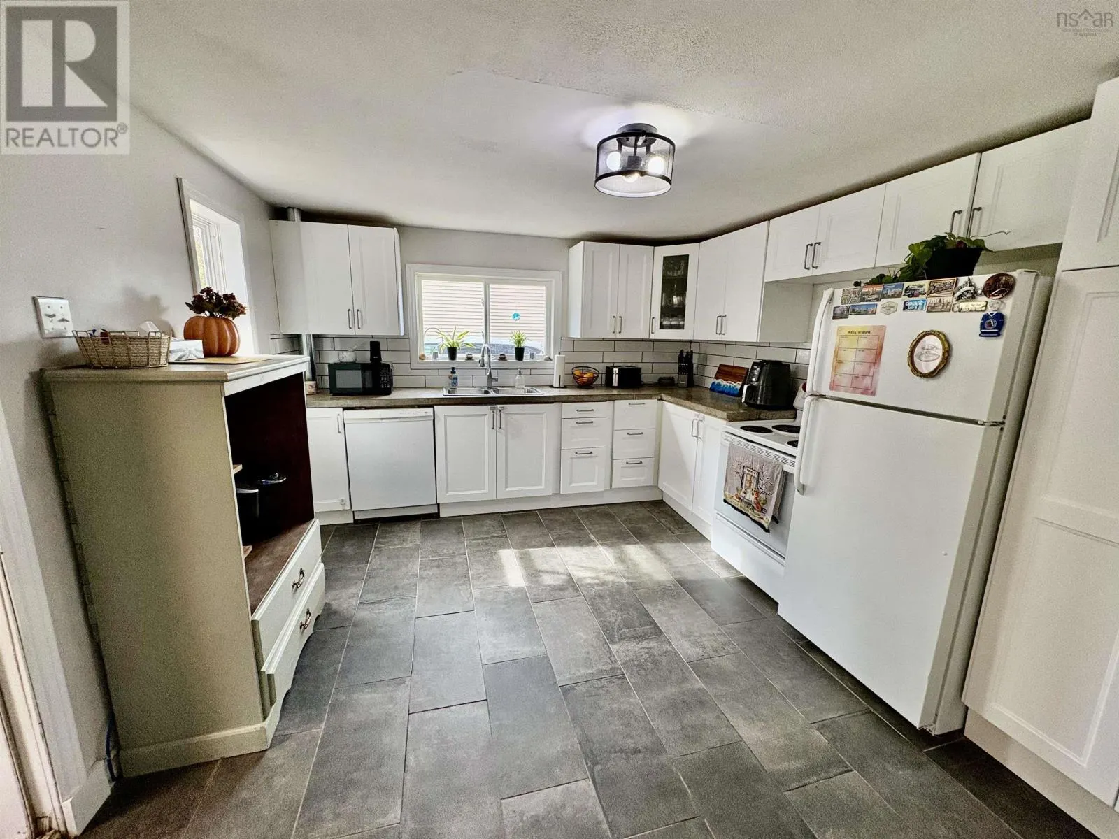 2133 Spring Garden Road