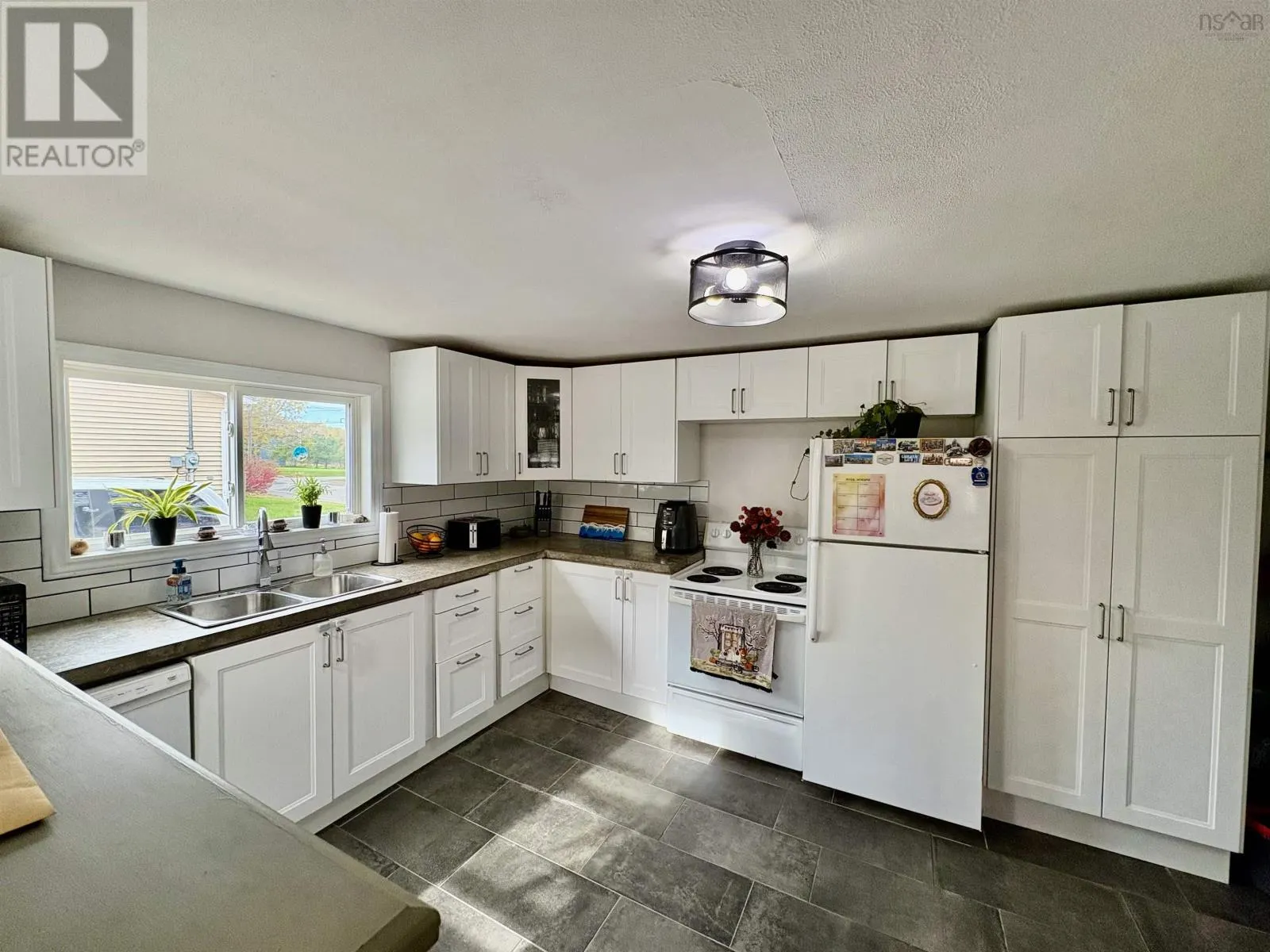 2133 Spring Garden Road