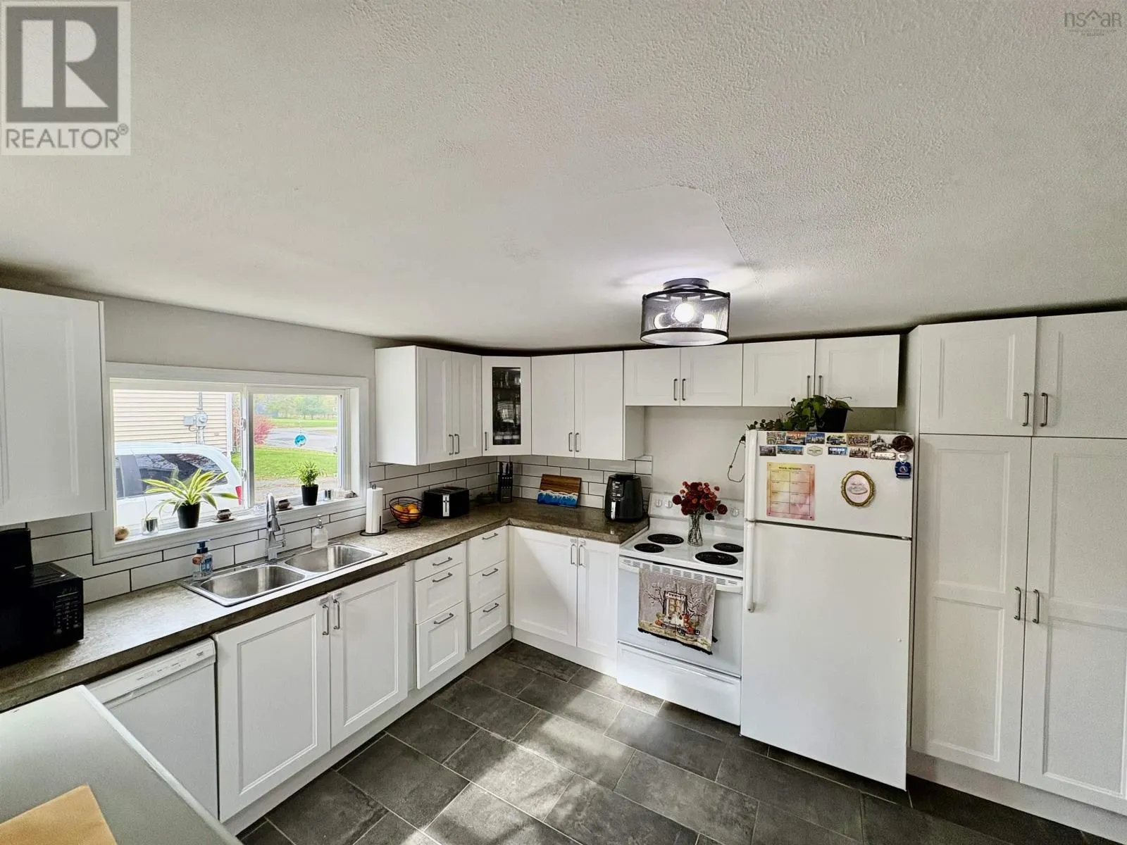 2133 Spring Garden Road