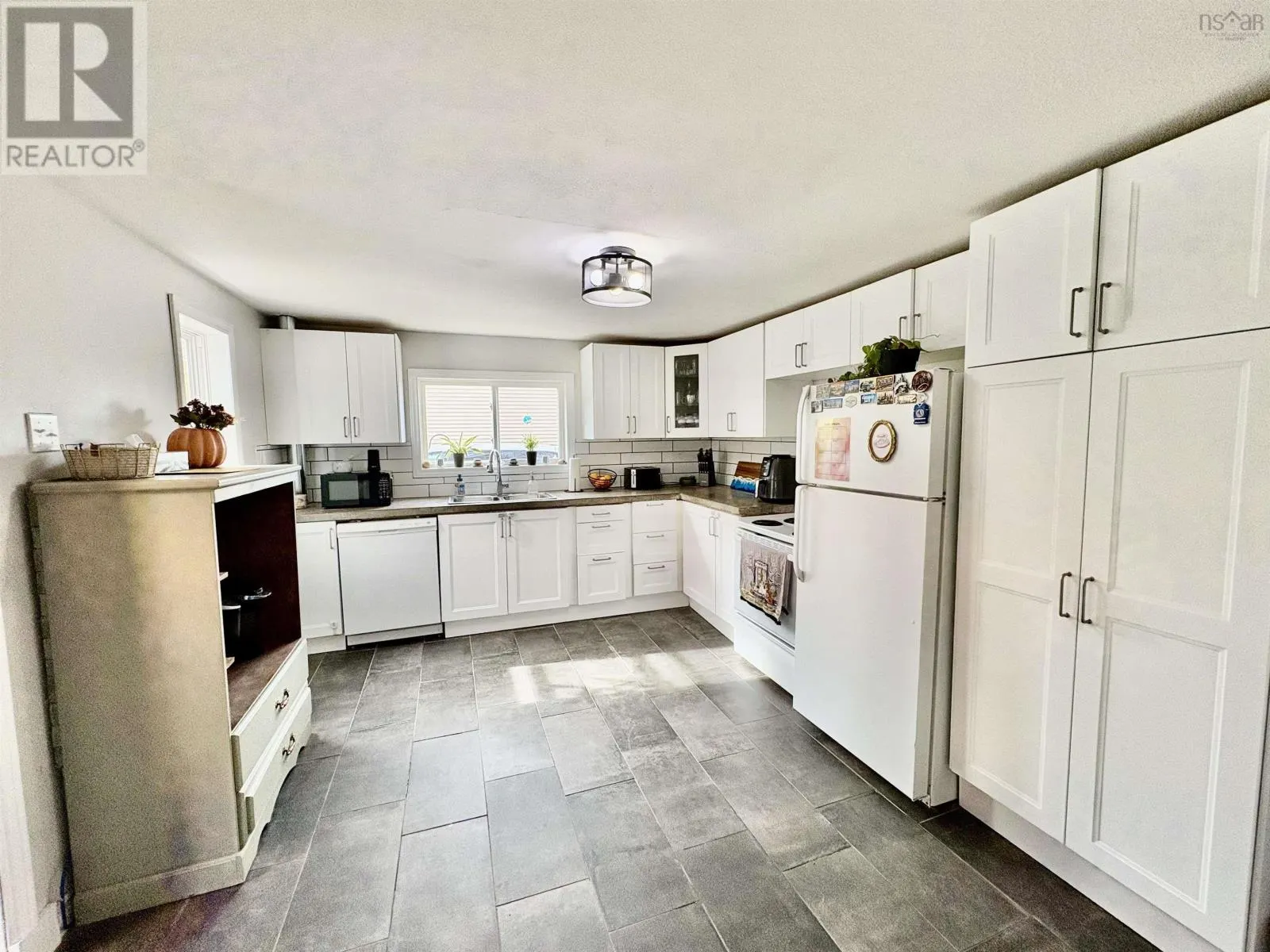 2133 Spring Garden Road