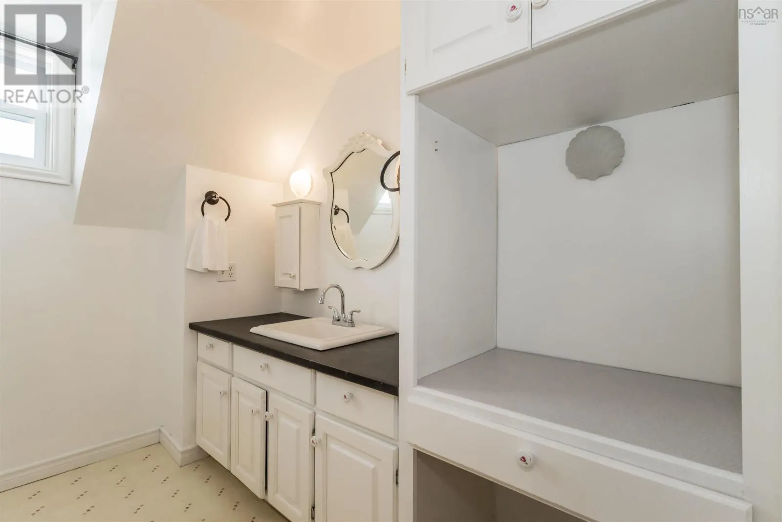 13 Lawrencetown Lane