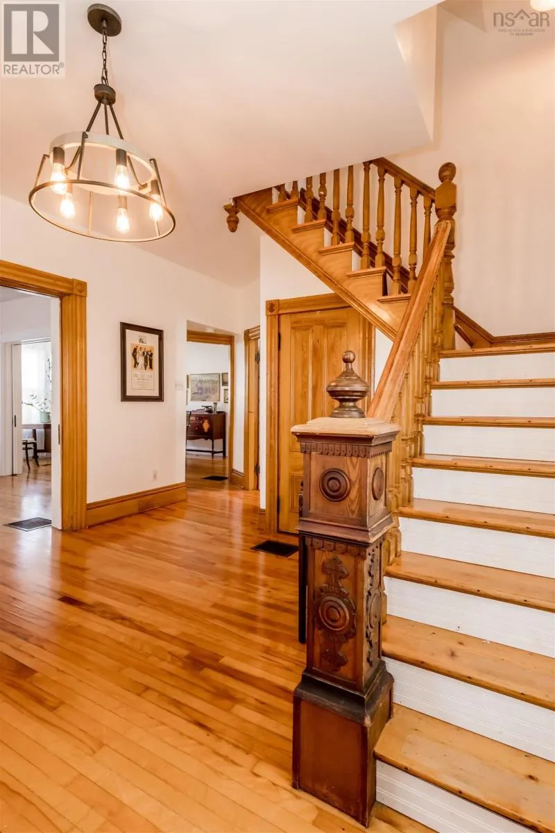13 Lawrencetown Lane