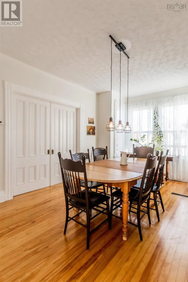 13 Lawrencetown Lane