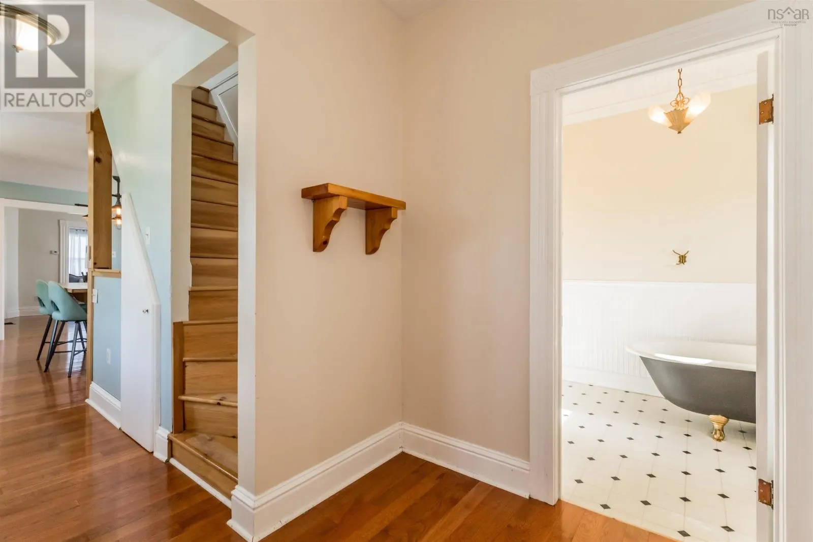 13 Lawrencetown Lane