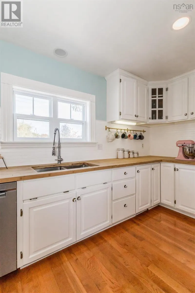 13 Lawrencetown Lane