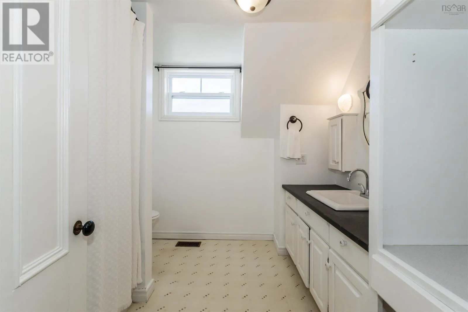 13 Lawrencetown Lane