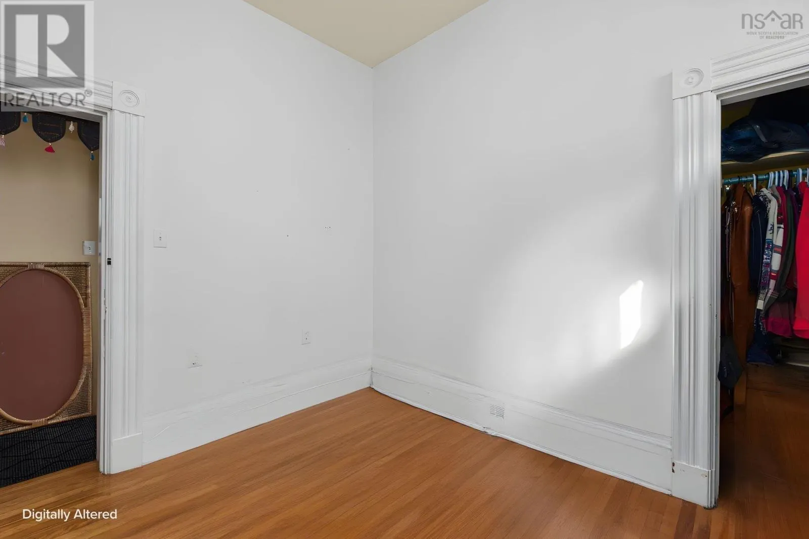 5691 INGLIS Street
