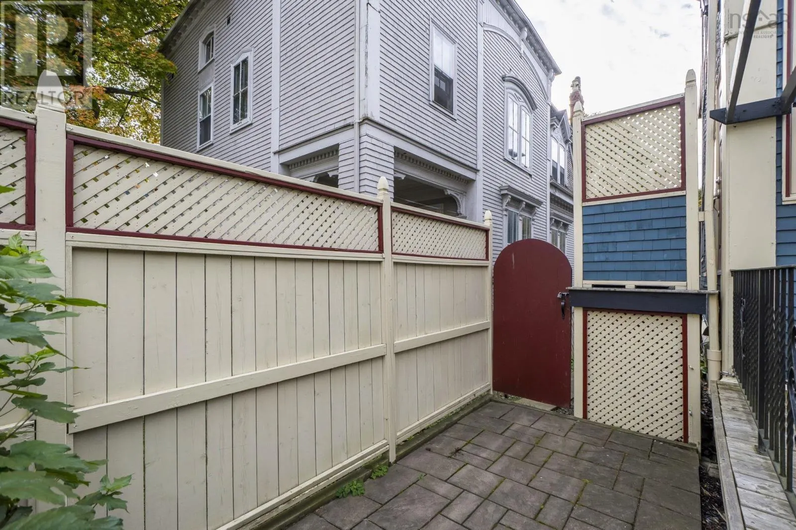 5691 INGLIS Street