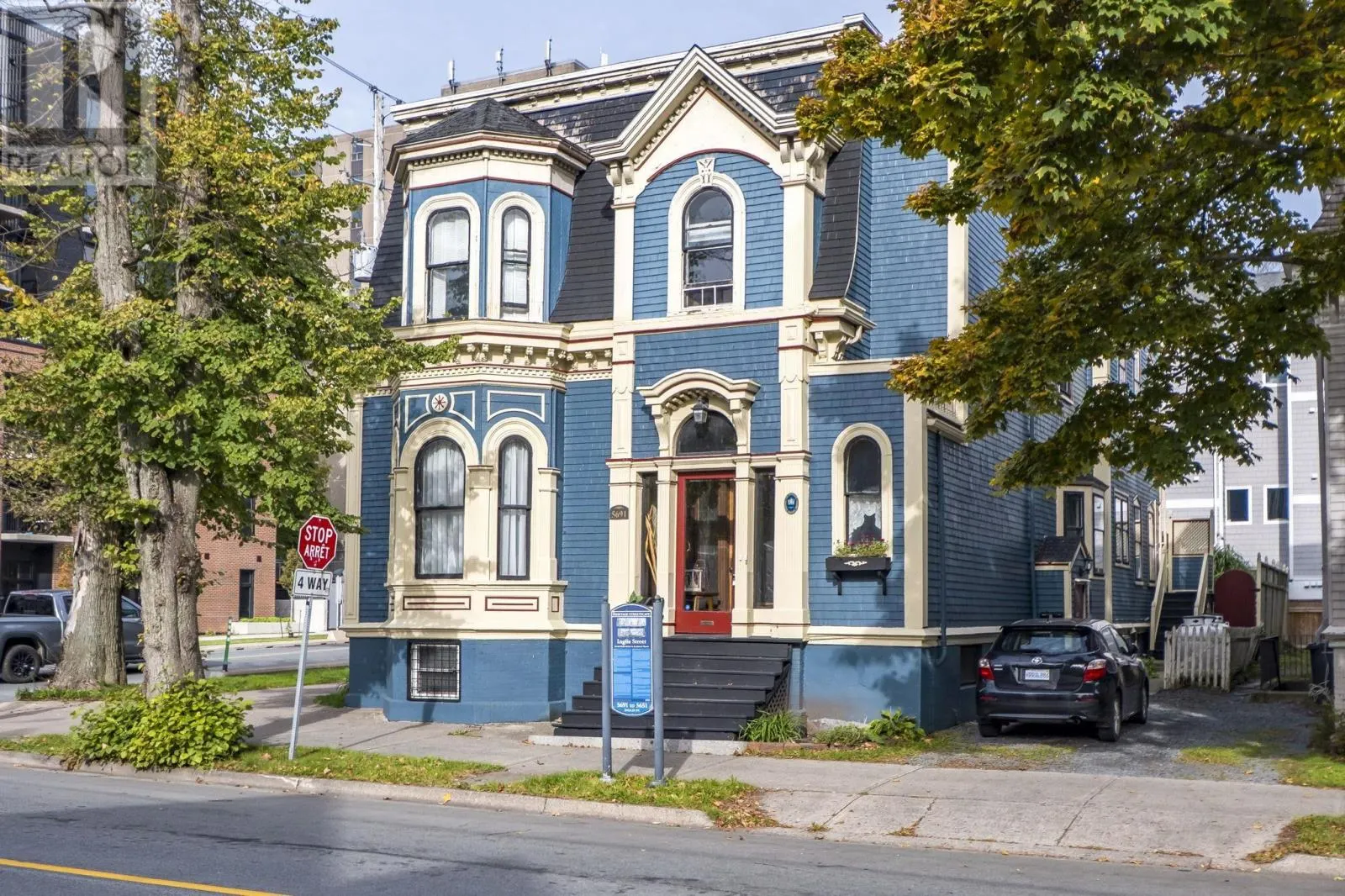 5691 Inglis Street