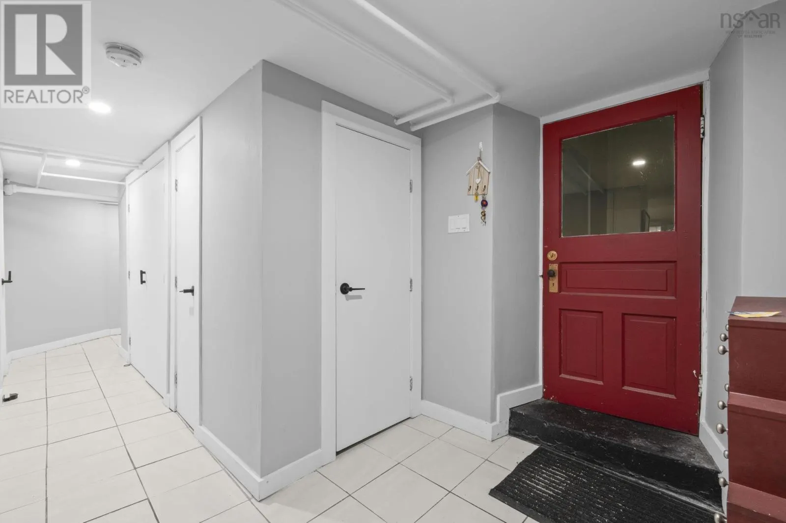 5691 Inglis Street