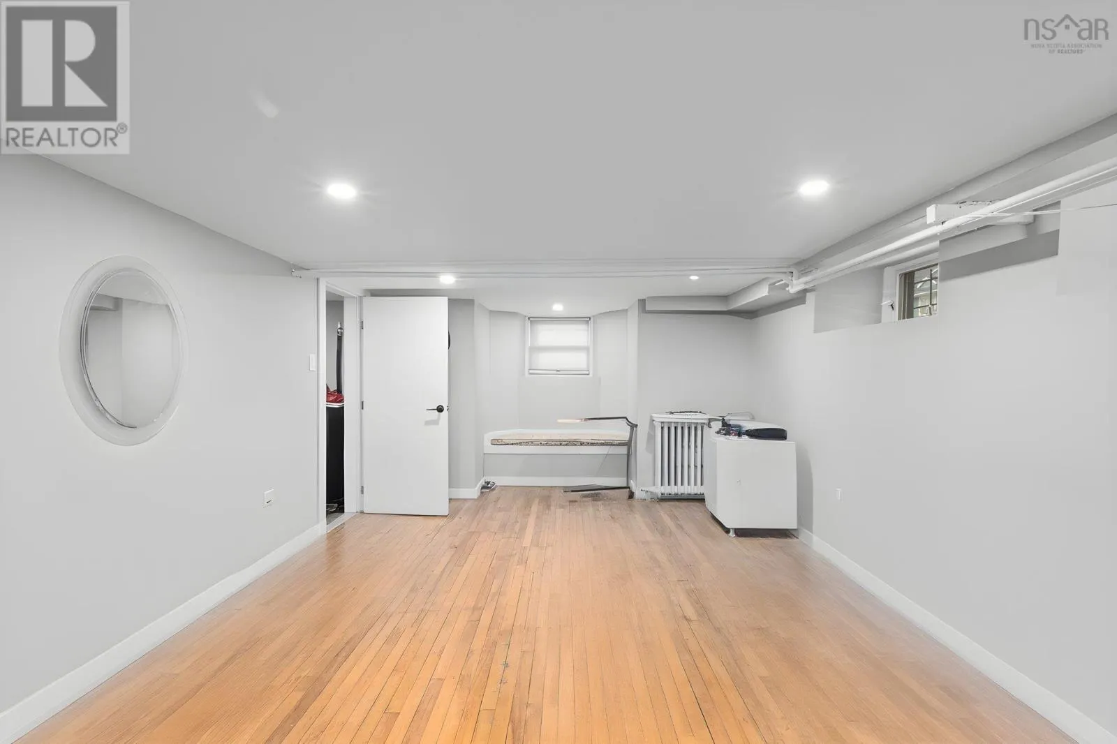 5691 Inglis Street