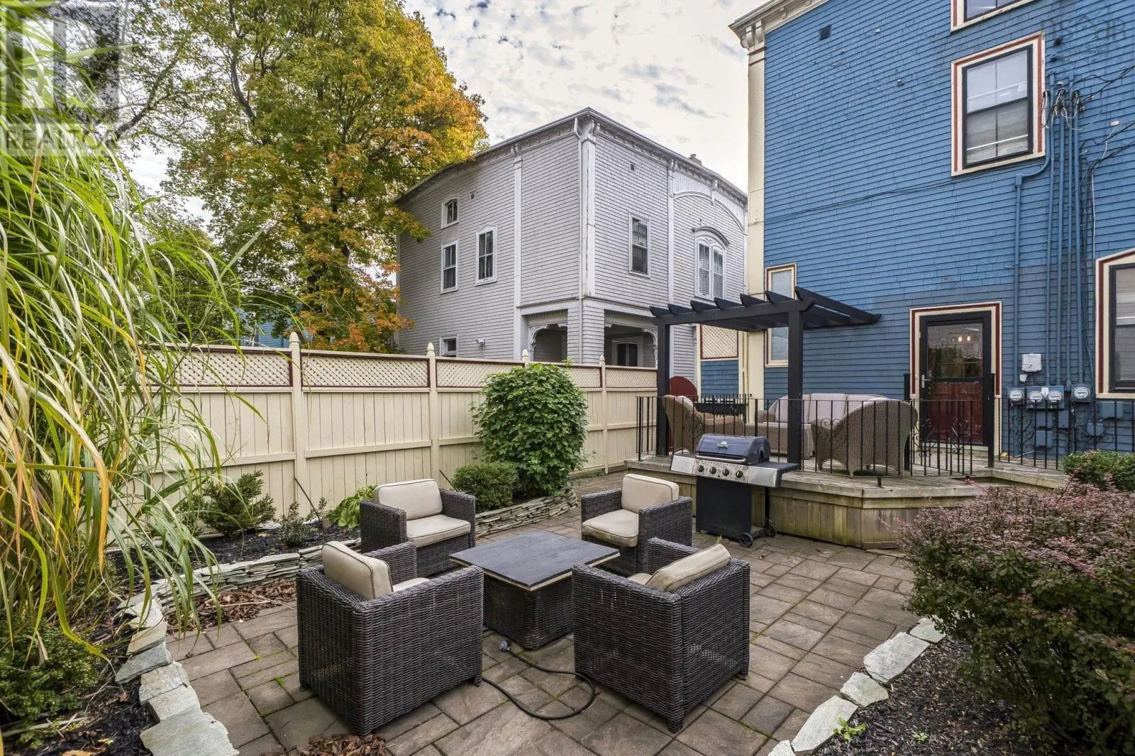 5691 Inglis Street