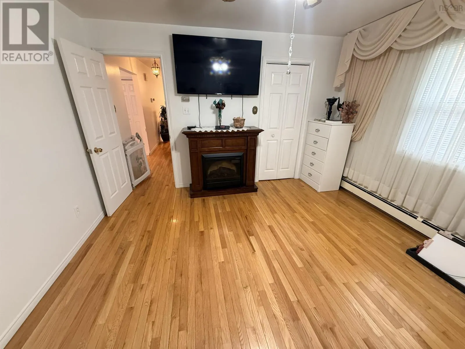 24 Andrews Avenue