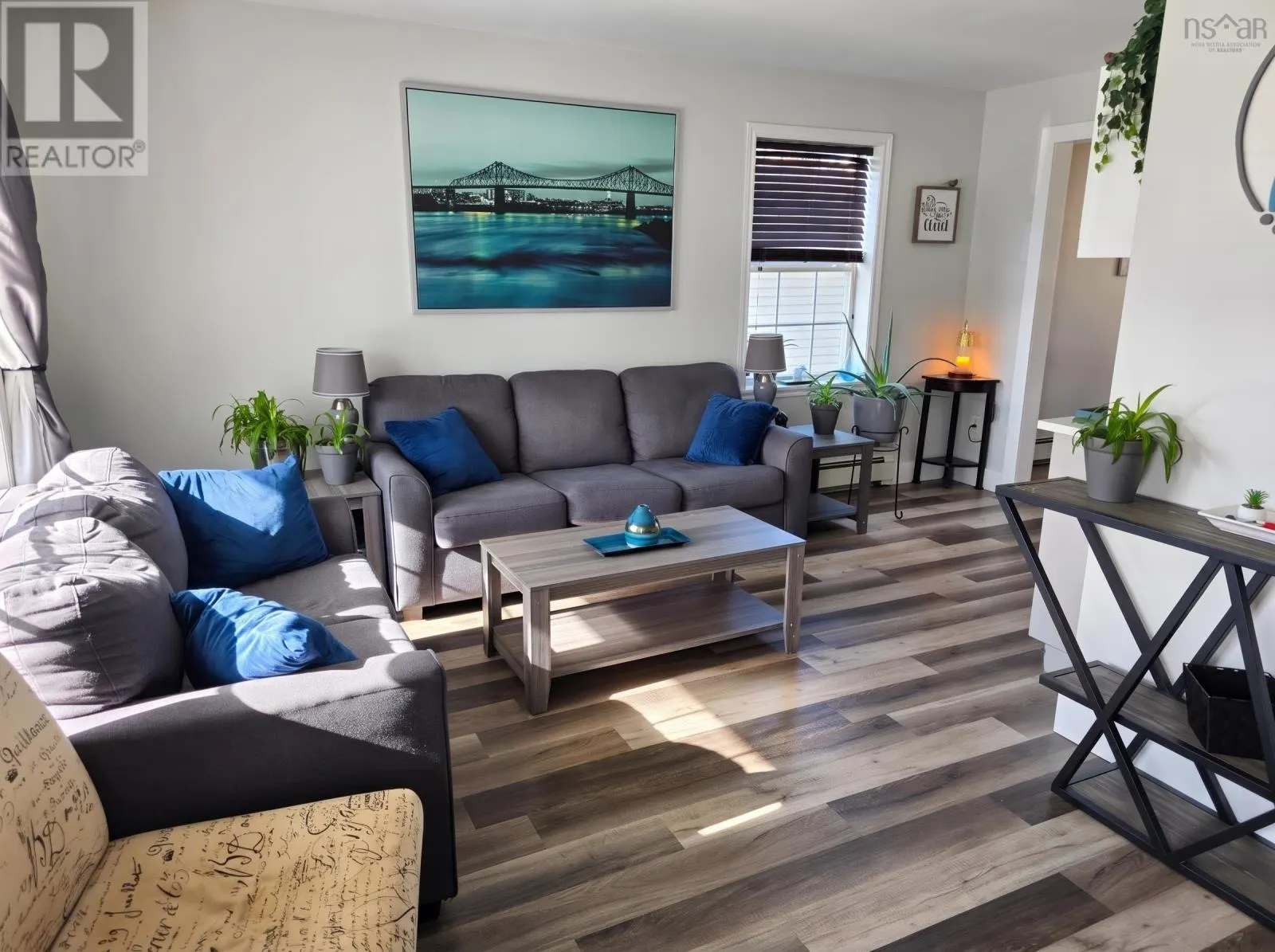 64 ROSSING Drive