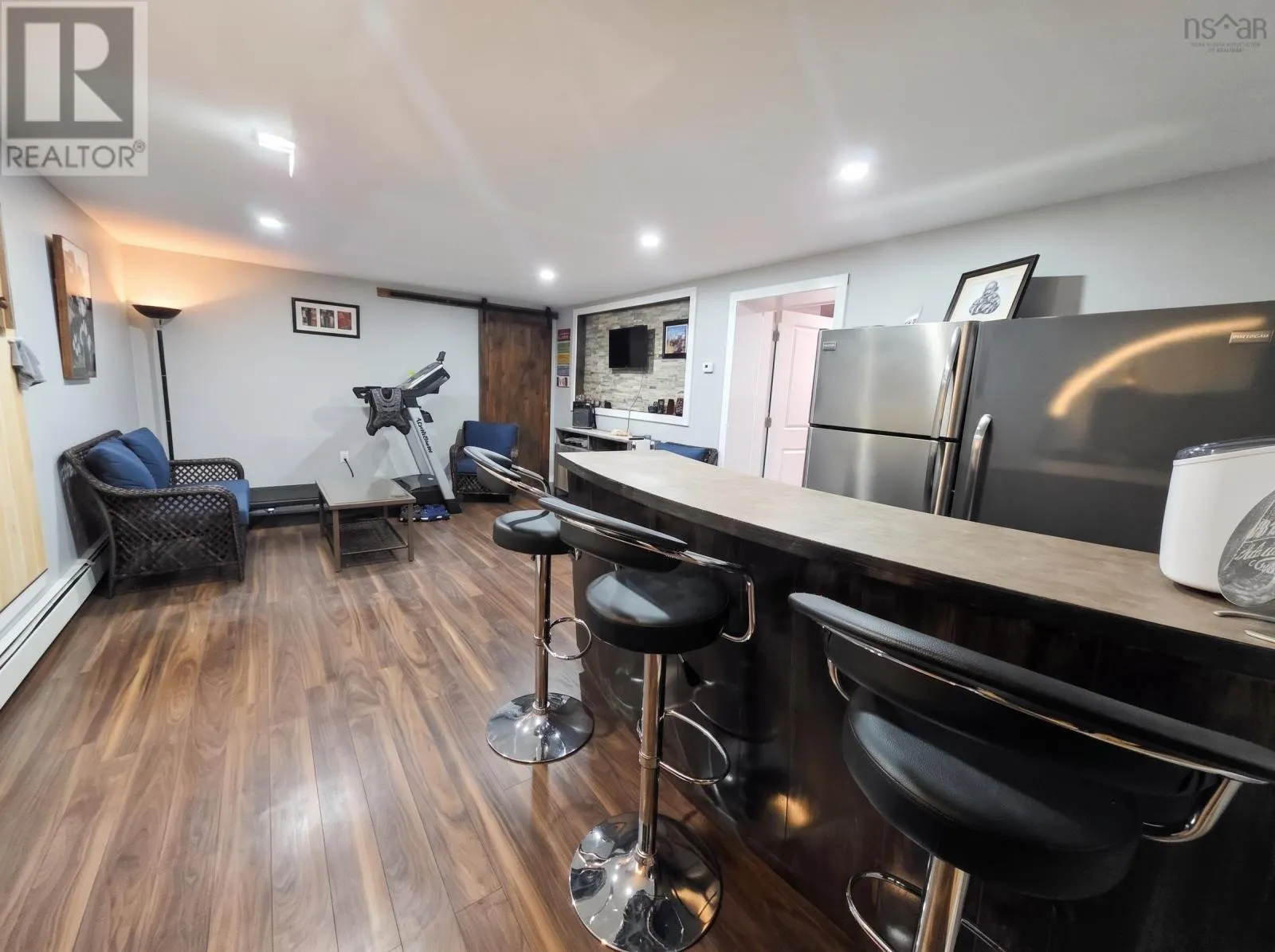 64 ROSSING Drive