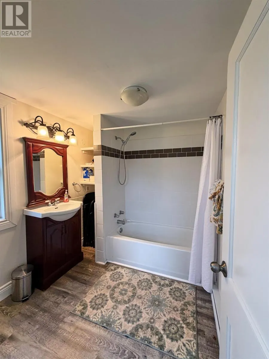 381 Chestnut Avenue