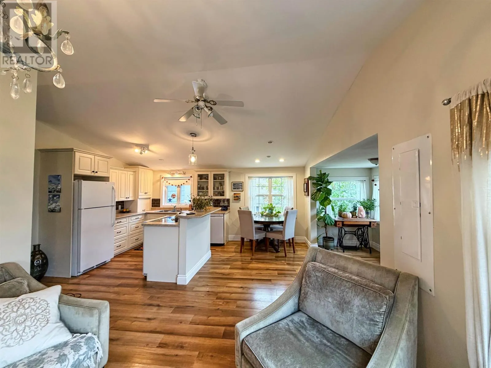 381 Chestnut Avenue