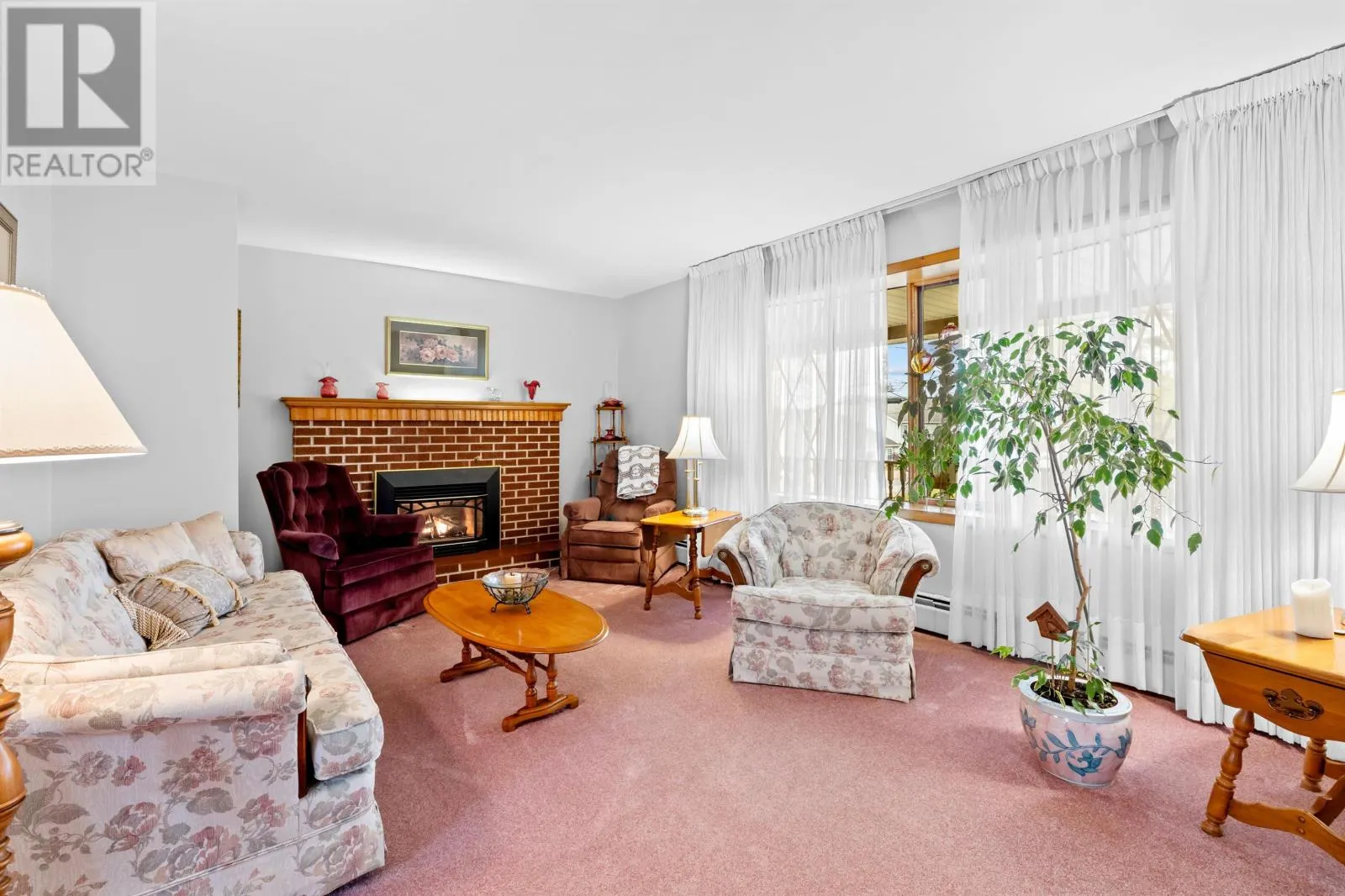 72 MacRae Drive